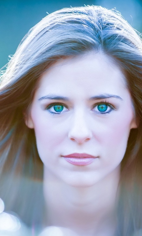 Девушка с голубыми глазами обои