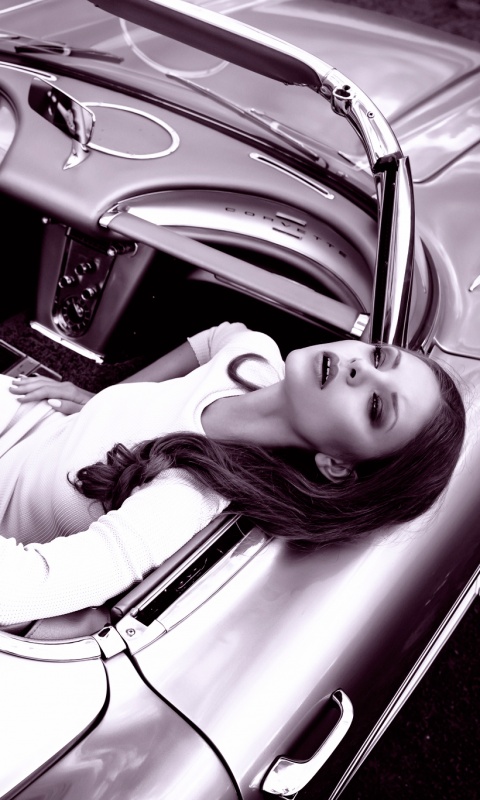 Женщина в кабриолете обои
