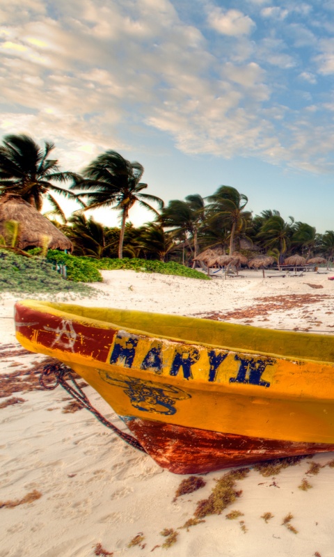 Лодка на берегу моря MARY IV обои