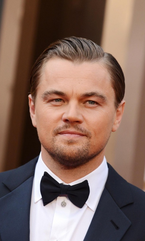 Леонардо Дикаприо в костюме обои