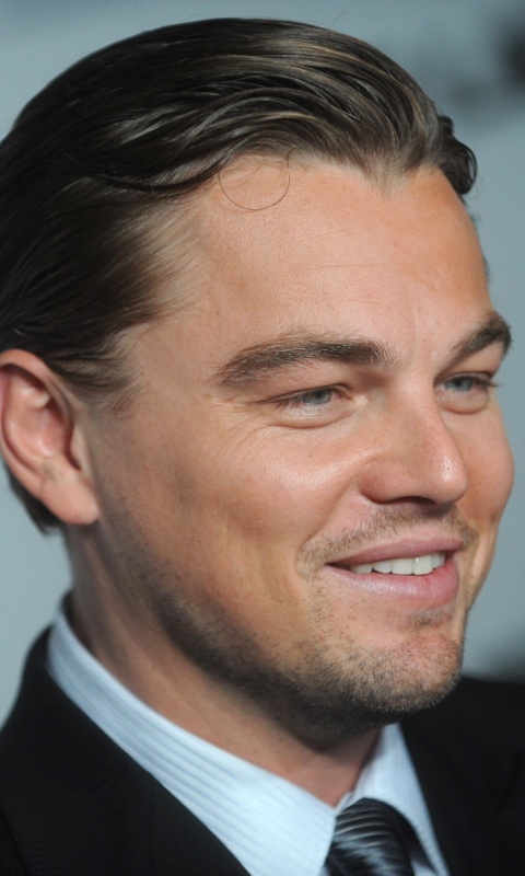 Леонардо Дикаприо в костюме обои