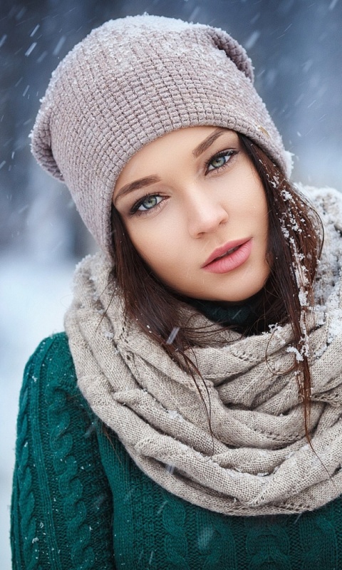 Девушка в снегопад обои