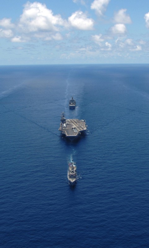 Авианосец с эскортом обои