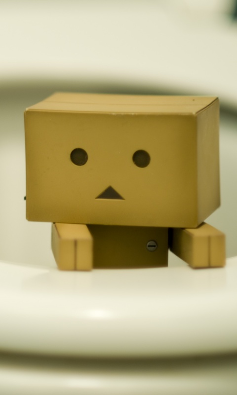 Danbo в унитазе обои