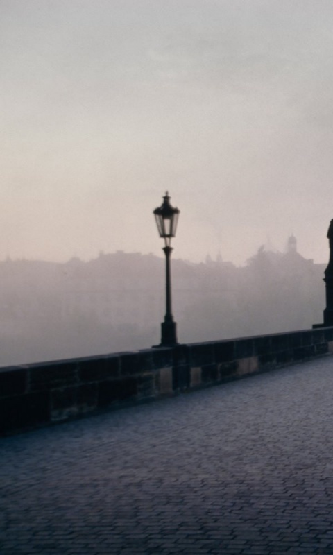 Мост с скульптурами обои