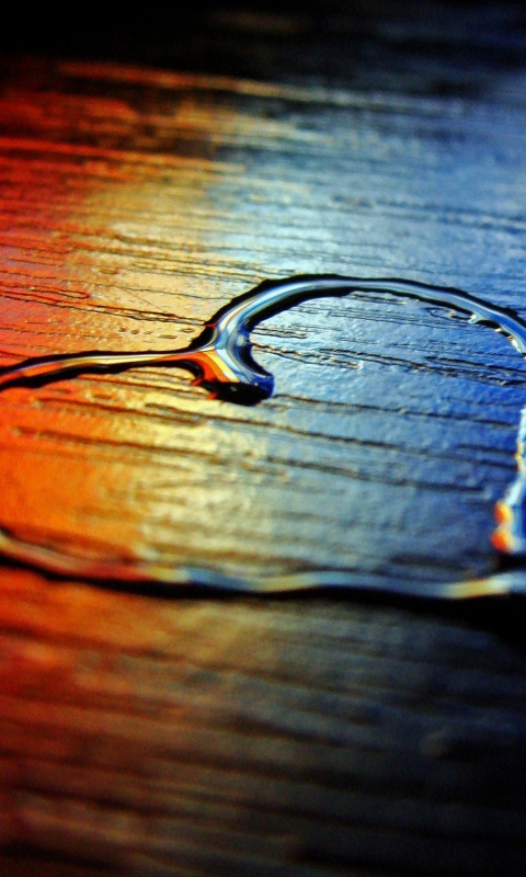 Сердечко из воды обои