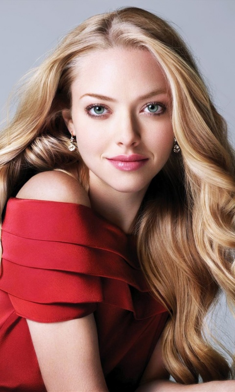 Красавица Аманда Сэйфрид обои