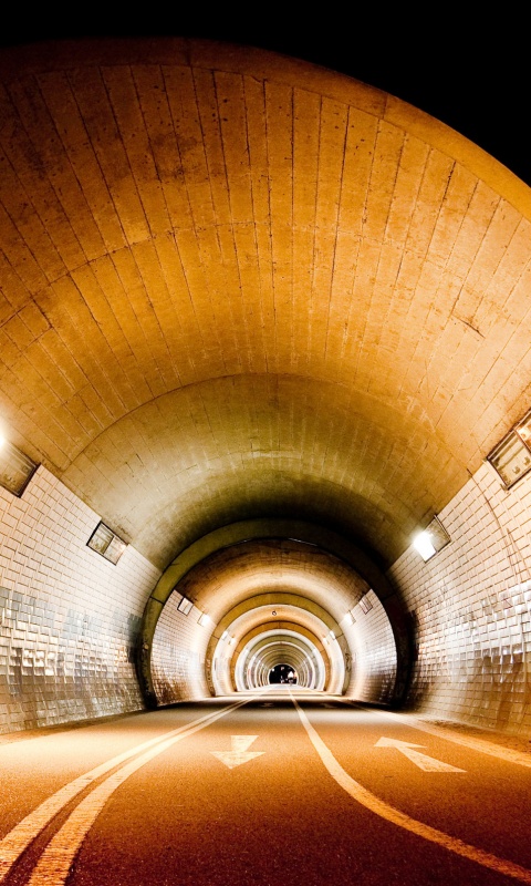 Тоннель и граффити на стенах обои