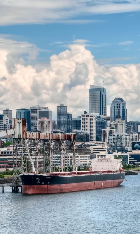 Баржа в ожидании отплытия обои