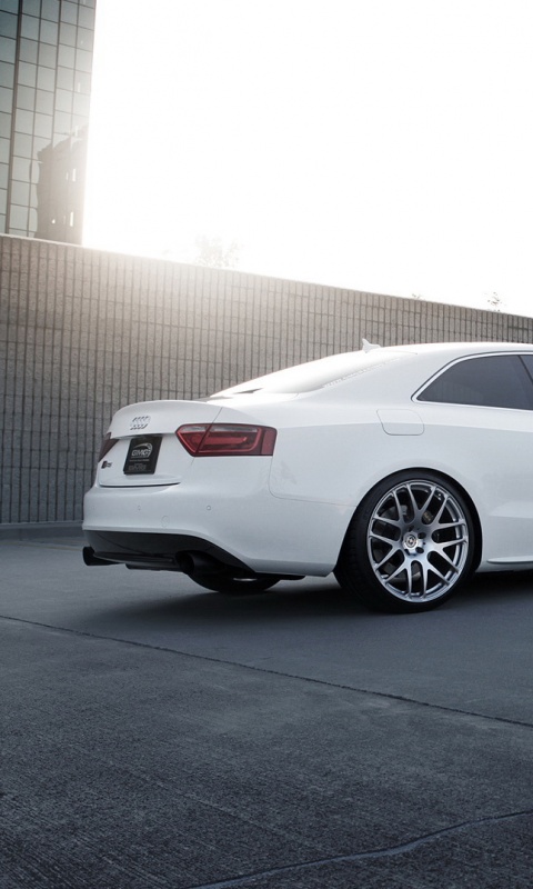 Ауди на парковке обои