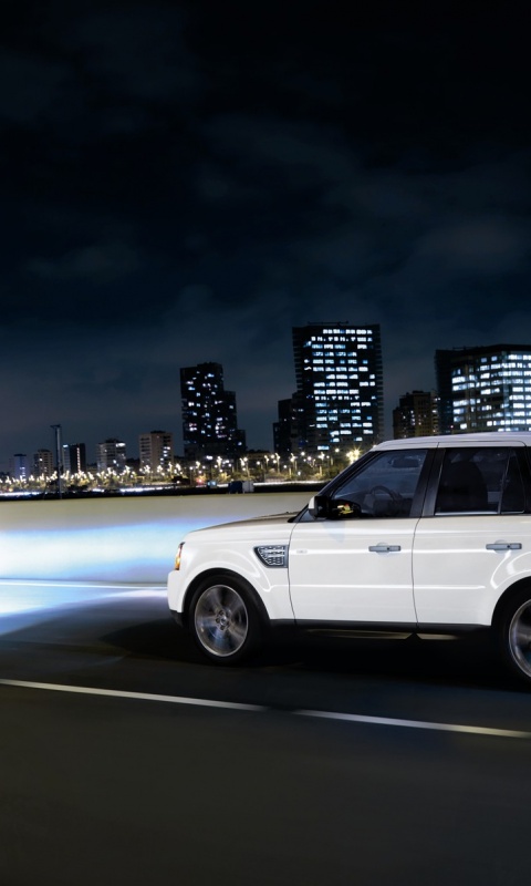 Рендж ровер на трассе обои