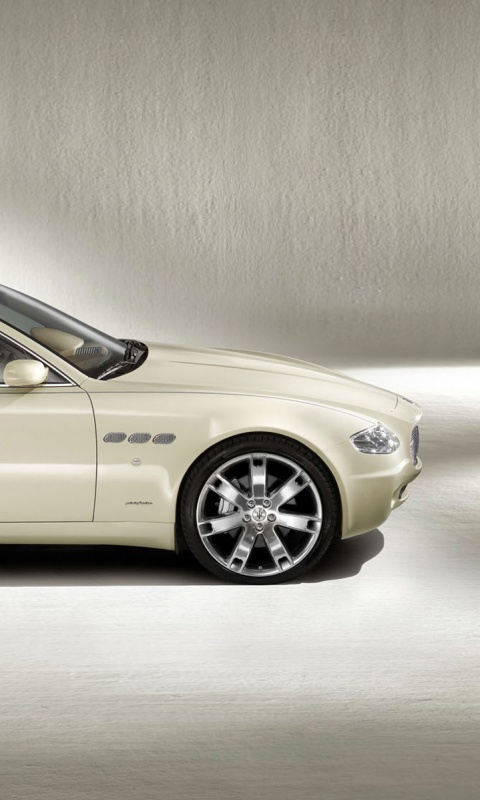 Maserati Quattroporte сбоку обои