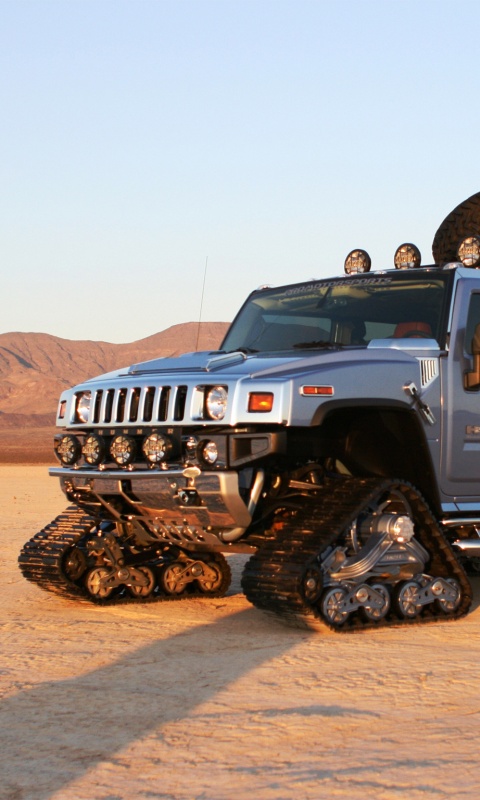 Hammer на гусеницах обои