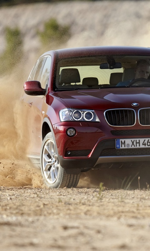 Кроссовер BMW в заносе обои