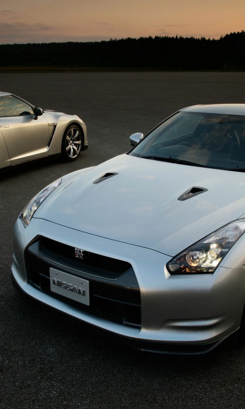 Nissan с двух ракурсов обои