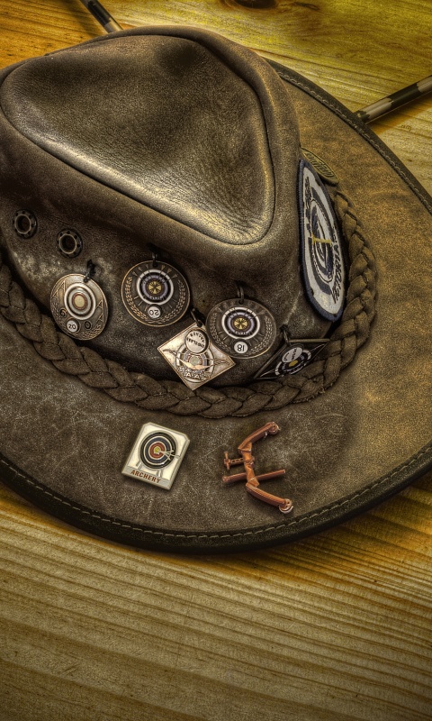 Шляпа и стрелы обои