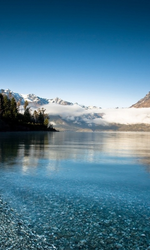 Озеро в предгорье обои