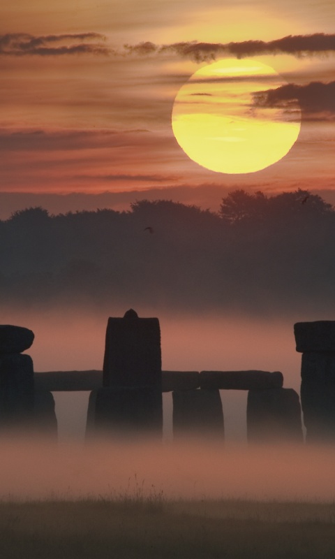 Стоунхэндж в утреннем тумане обои
