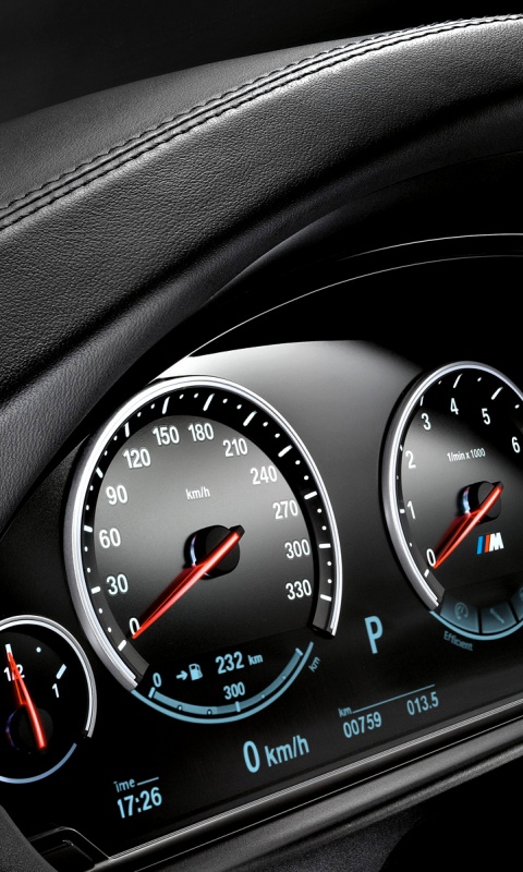 Приборная панель BMW F10 обои