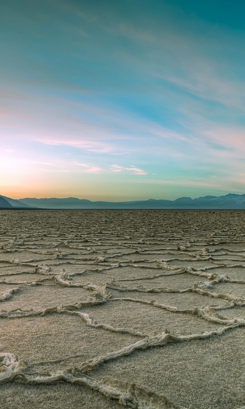 Высохшее пустынное озеро обои