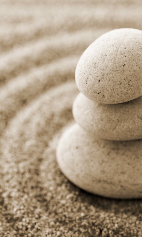 Пирамидка в саду камней обои