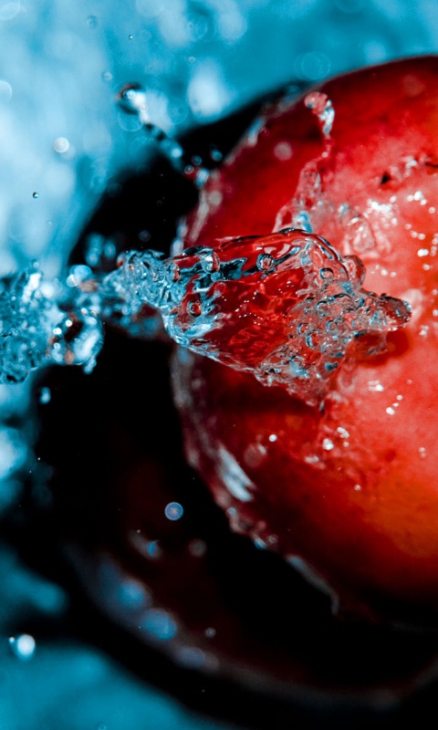 Брызги на яблоке обои