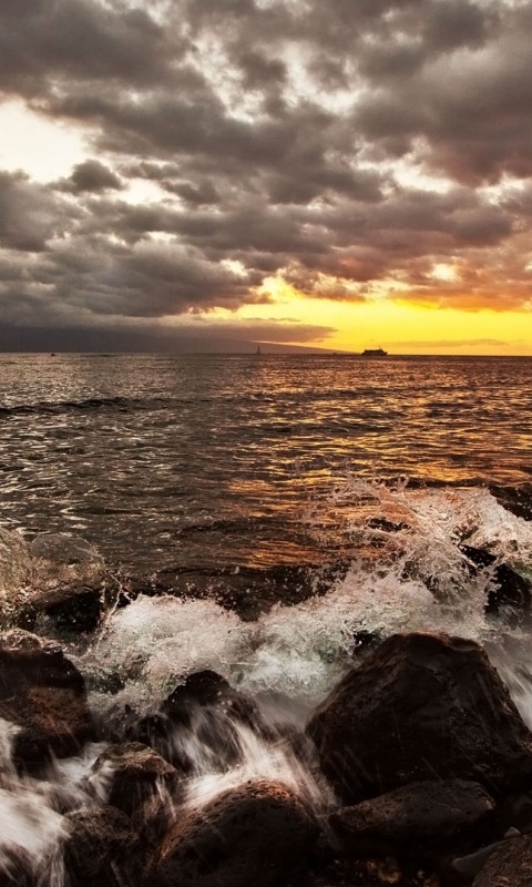 Неспокойно синее море.. обои