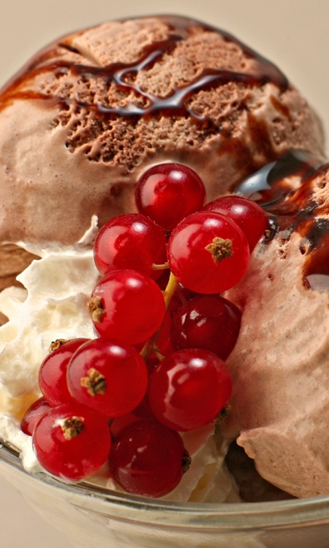 Шоколадное мороженое со смородинкой обои