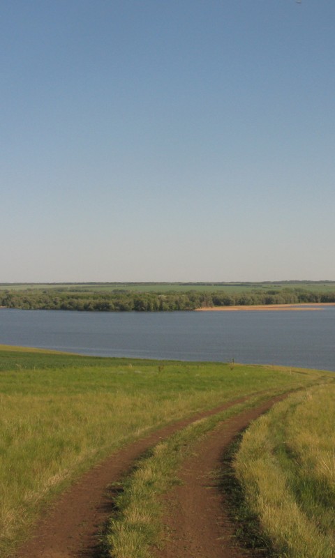 Дорога спускается к воде обои