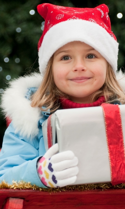 Ребенок с подарком обои