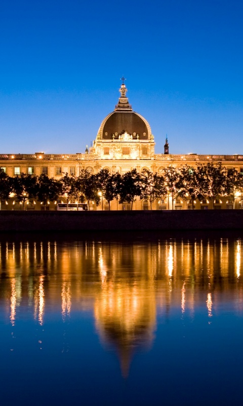 Отражение набережной обои