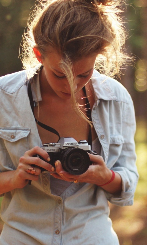 Девушка-фотограф обои
