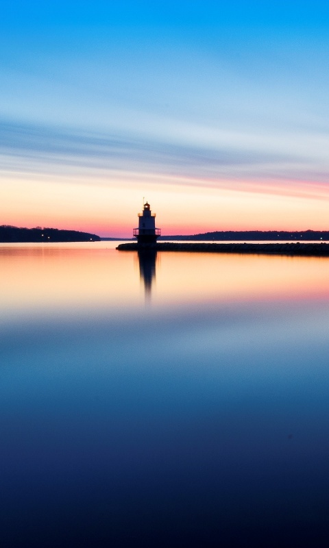 Маяк и его отражение обои