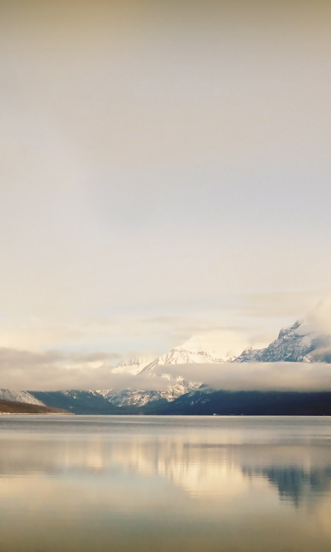 Спокойное горное озеро обои