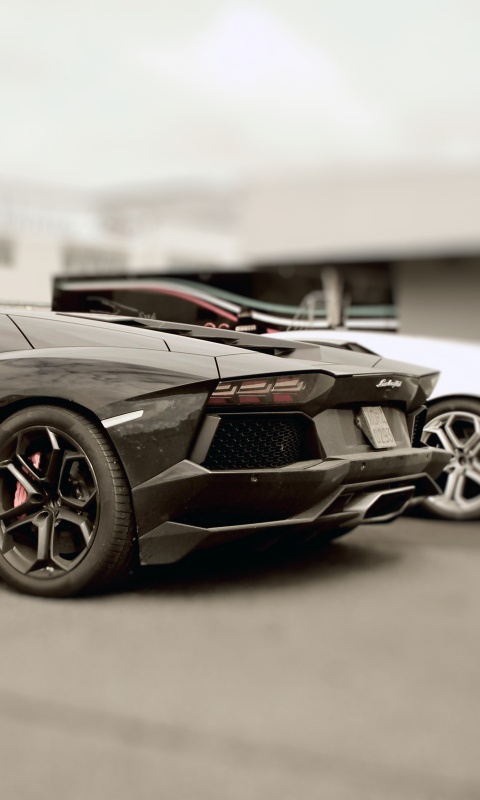 Ламборджини ревентон на парковке обои