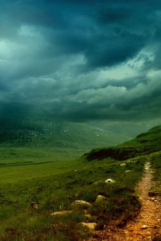 Тропинка средь холмов обои