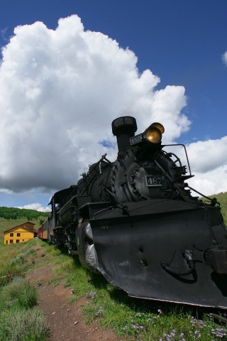 Паровоз на деревенской станции обои