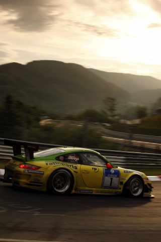 Гоночный Порше на треке обои