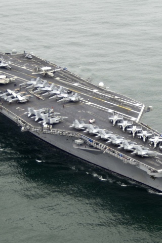 Авианосец в море обои