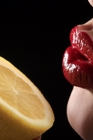 Лимон и губы обои