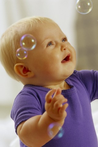 Игра с мыльными пузырями обои