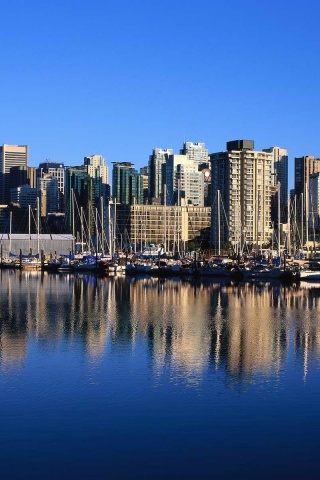 Город у воды обои