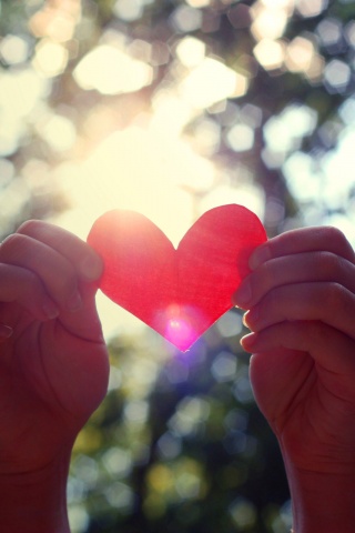 Бумажное красное сердце обои