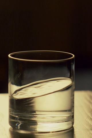 Стакан воды из Начала обои