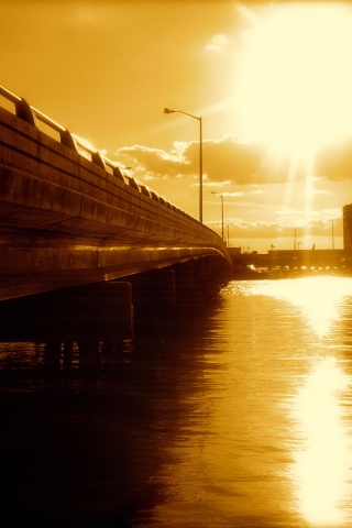 Залитый солнцем мост обои