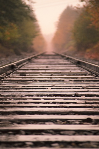 Железная дорога после дождя обои