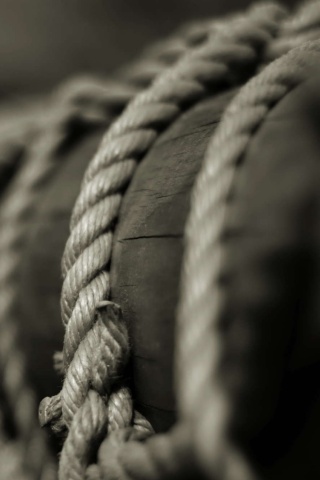 Веревка намотана на мачту обои