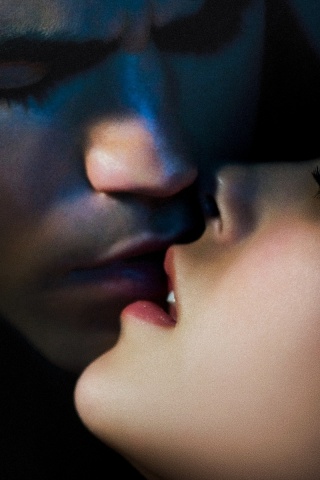 Поцелуй из Дневников Вампира обои