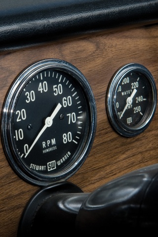 Приборная панель автомобиля Dodge обои