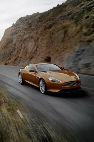 Aston Martin в горах обои